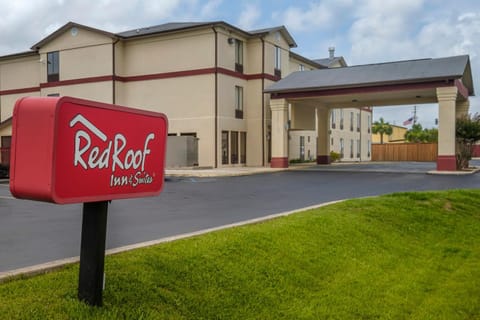 Red Roof Inn & Suites Mobile SW - I-10 Motel in Tillmans Corner