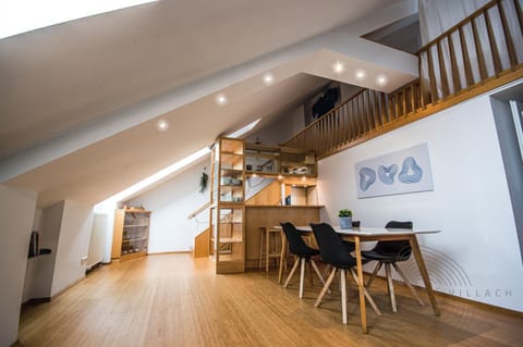 Seating area, Dining area
