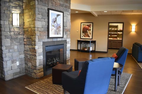Comfort Inn and Suites Near Lake Guntersville Hotel in Scottsboro