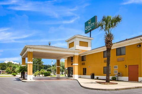 Quality Inn Saraland Hotel in Saraland