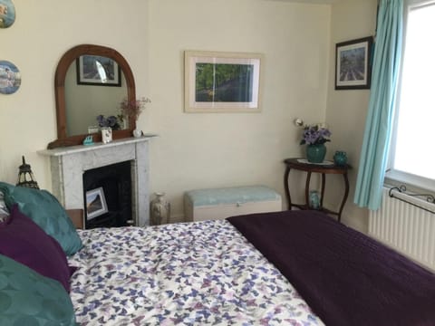 STAPLEHURST COTTAGE Bed and breakfast in Folkestone