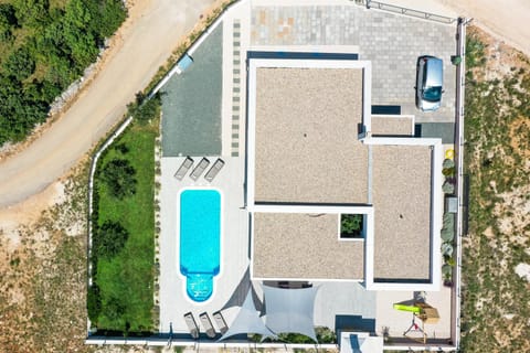 Bird's eye view, Swimming pool