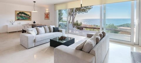 Living room, Sea view