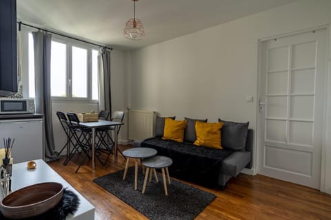 Charmant 2 pièces pour 4 personnes à Courbevoie Apartment in Courbevoie