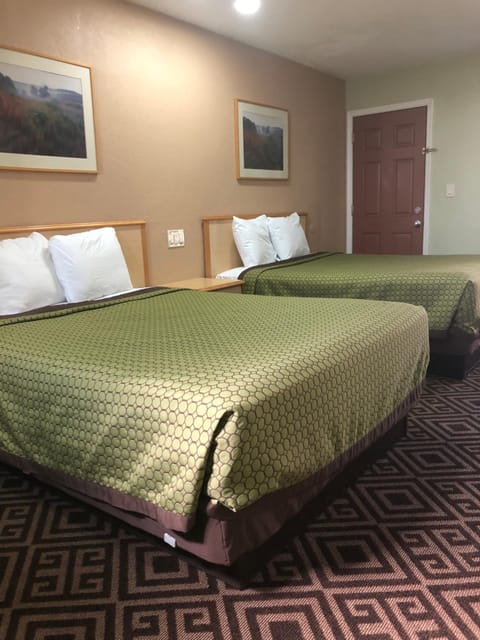 Budget Inn - Laytonville Hotel in Mendocino County