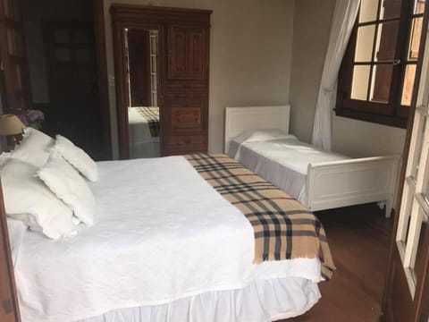 Villa Black Bnb Bed and Breakfast in Mar del Plata