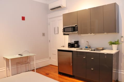 Downtown Beacon Hill, Convenient, Comfy Studio #1 Apartment hotel in Beacon Hill