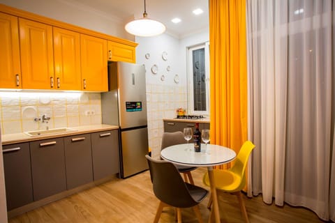 Yellow apartment in Avlabari Apartment in Tbilisi, Georgia