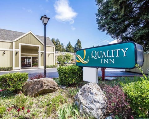 Property building, Property logo or sign, Logo/Certificate/Sign, On site, Street view