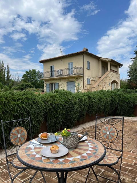 Property building, Breakfast