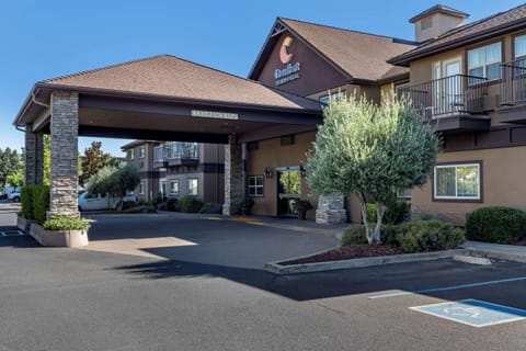 Comfort Inn & Suites Ukiah Mendocino County Hotel in Ukiah