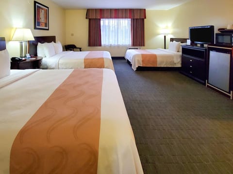 Quality Inn & Suites Anaheim at the Park Hotel in Garden Grove