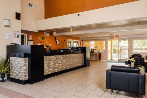 Quality Inn & Suites Lathrop Hotel in Manteca