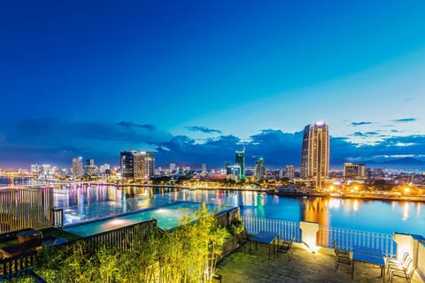 River view, Swimming pool