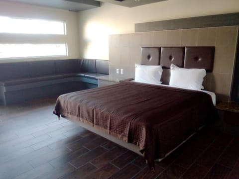 HOTEL AZTECA INN Hotel in Ensenada