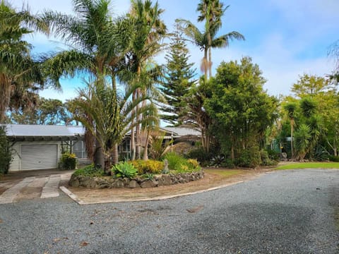 Kai Iwi Lakes Resort Campground/ 
RV Resort in Northland