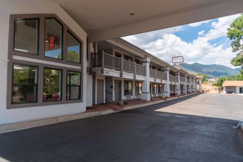 Quality Inn & Suites Manitou Springs at Pikes Peak Hotel in Manitou Springs