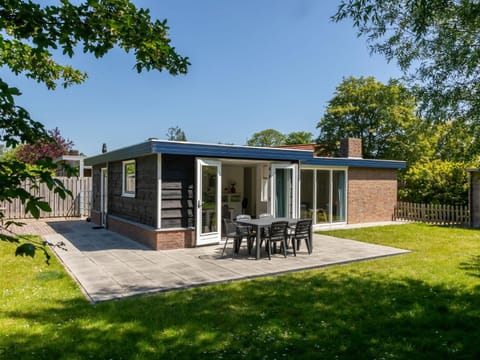 Gorgeous Holiday Home in Wolphaartsdijk with Garden Haus in Wolphaartsdijk