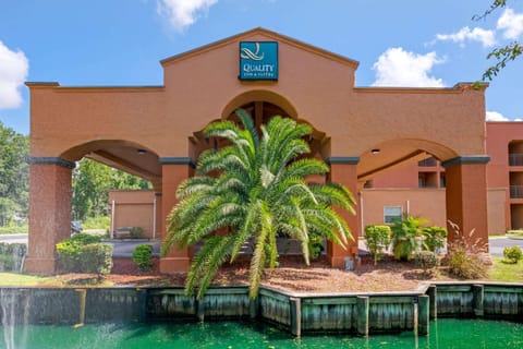 Quality Inn & Suites Jacksonville-Baymeadows Hotel in Jacksonville