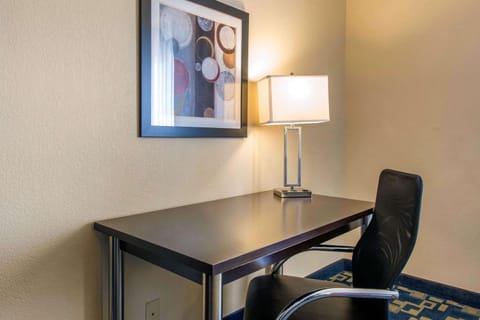 Comfort Inn & Suites Near Universal Orlando Resort-Convention Ctr Hotel in Orlando