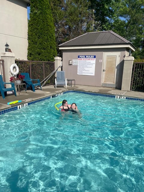 Pool view, Swimming pool