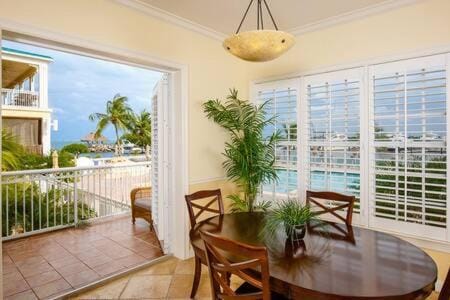 Grand Marina Suite -Waterfront Condo House in Stock Island