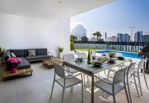 Balcony/Terrace, Dining area, Area and facilities, Swimming pool