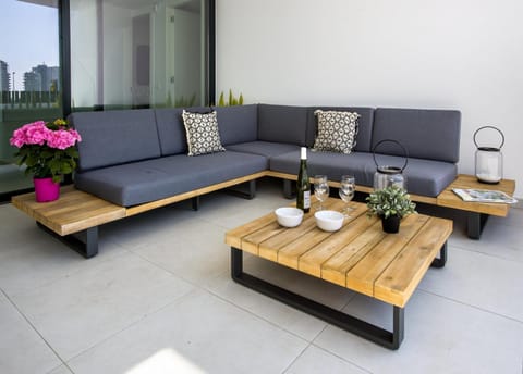 Balcony/Terrace, Area and facilities