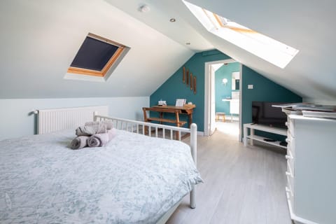 TV and multimedia, Photo of the whole room, Seating area