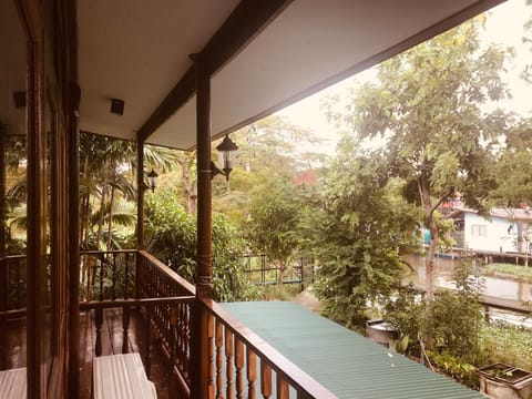 Songthai Suvarnabhumi Bed and Breakfast in Bangkok