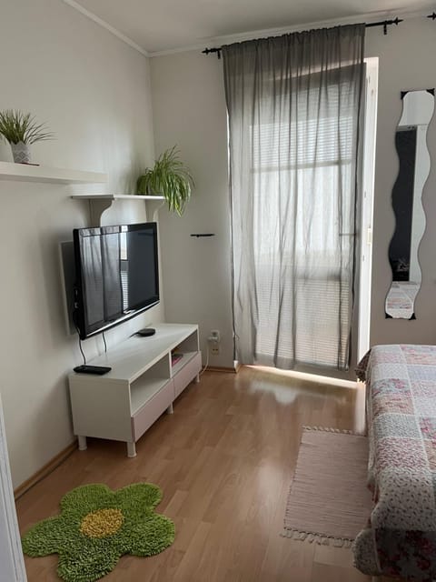 Apartment Sofia with terrace & parking Appartement in Bratislava