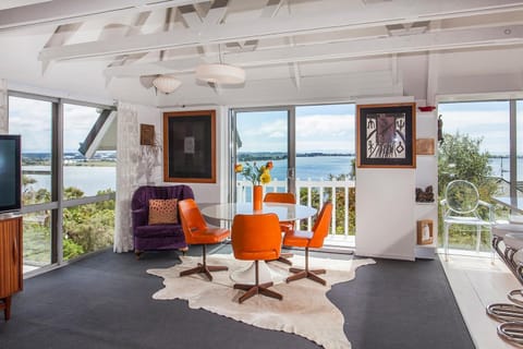 Christchurch - Art space, sea views, private Haus in Christchurch