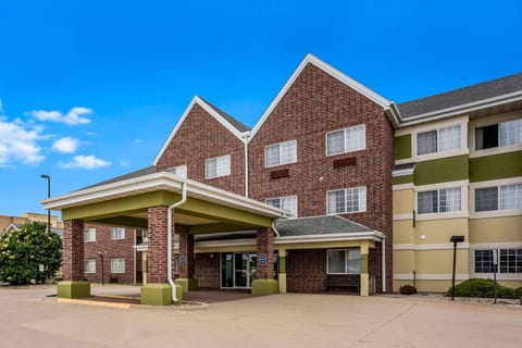 MainStay Suites Cedar Rapids North - Marion Hotel in Cedar Rapids