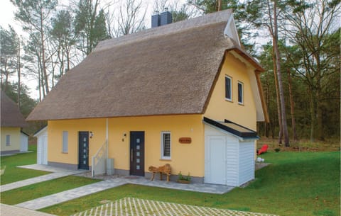 Reetdachhaus Kiek In` Wald House in Zirchow