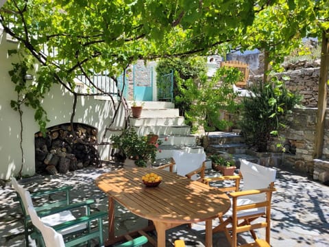 Balcony/Terrace, Inner courtyard view