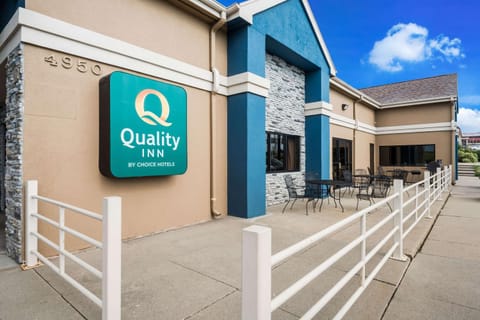 Quality Inn Hotel in Des Moines