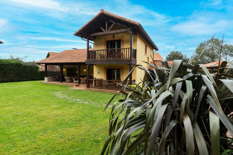 Chalet El Ñeru House in Asturias