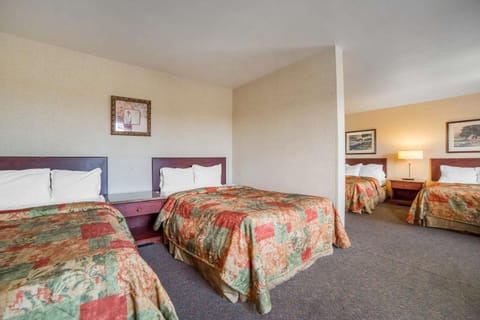 Rodeway Inn & Suites Nampa Hotel in Nampa