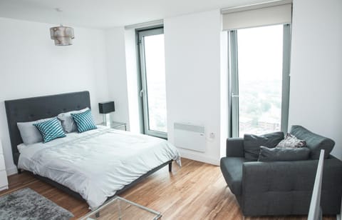 Studio Apartments Free street parking subject to availability Condo in Salford