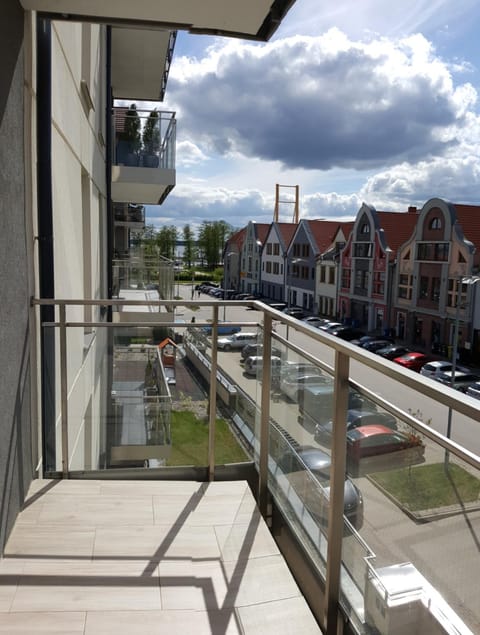 View (from property/room), Balcony/Terrace, Street view, Location