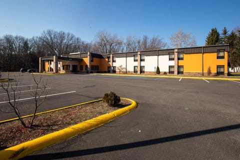 Quality Inn & Suites Hotel in Portage
