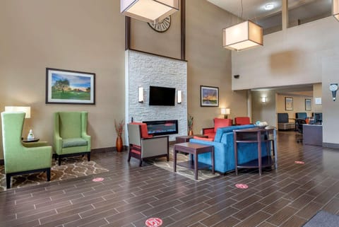 Comfort Suites Auburn near I-69 Hotel in Auburn