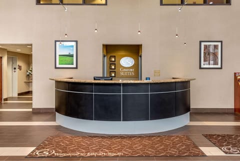 Comfort Suites South Hotel in Elkhart