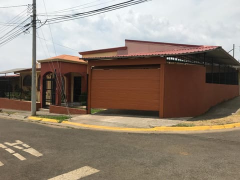 Casa del Suizo Übernachtung mit Frühstück in Alajuela