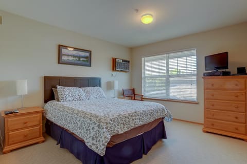 13 Lodge Close to Golfing and Biking Apartment in Hood River
