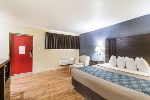 Econo Lodge Inn & Suites I-35 at Shawnee Mission Hôtel in Mission