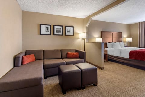 Comfort Inn & Suites Hays I-70 Hotel in Hays