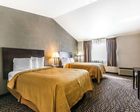 Quality Inn & Suites University-Airport Hotel in Louisville