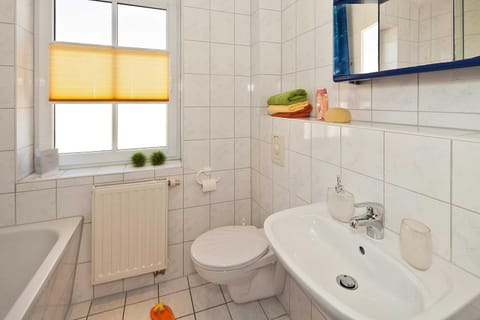 Toilet, Bathroom, Bath