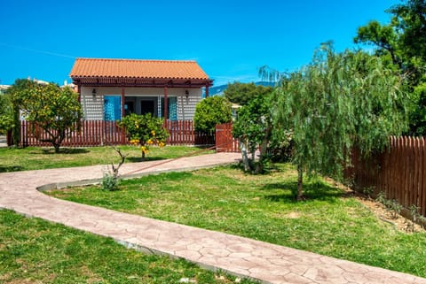 Property building, Facade/entrance, Garden